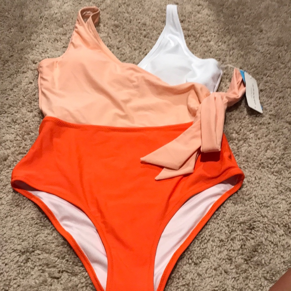 NWT Women’s size Small S one piece swimsuit